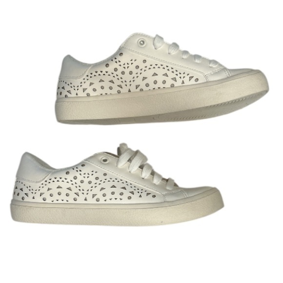 Scoop white sneakers, preowned in excellent condition, size 7. - Picture 4 of 7